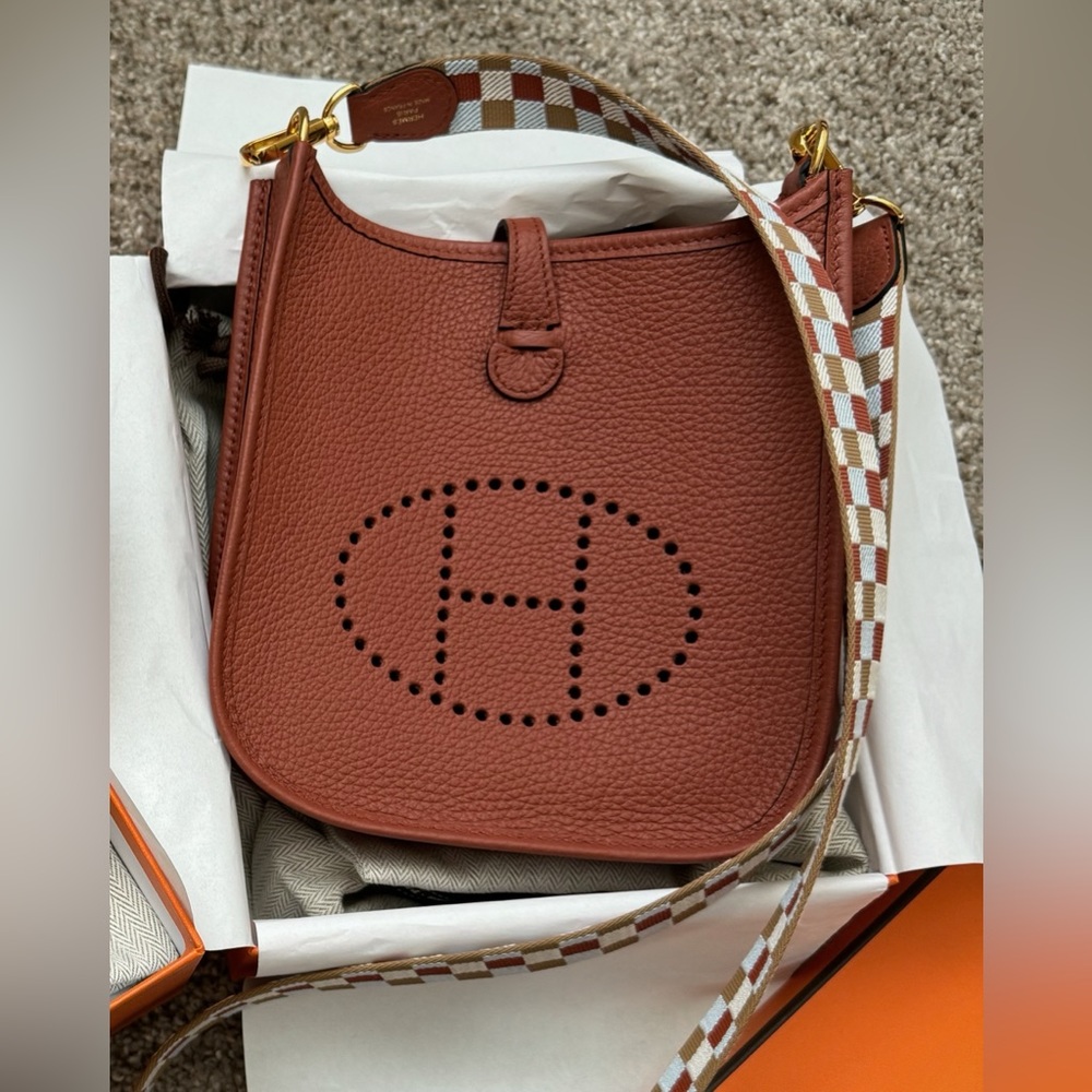 📌SOLD ON OTHER WEBSITE. Hermès - Taurillon Clemence Evelyne 16 TPM Amazone